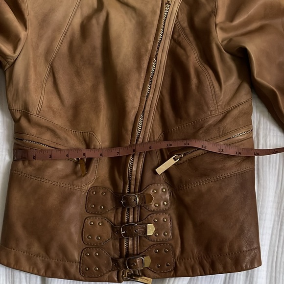 VINTAGE LEATHER FITTED VERSACE JACKET - Picture 16 of 16